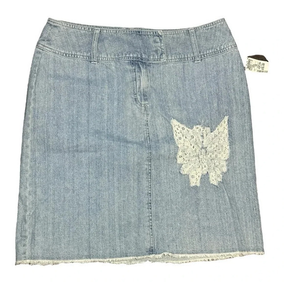 The Blues Plus Sz 16 Light Wash Denim Skirt Lace Butterfly Appliqué Frayed Hem‎ - Picture 1 of 6
